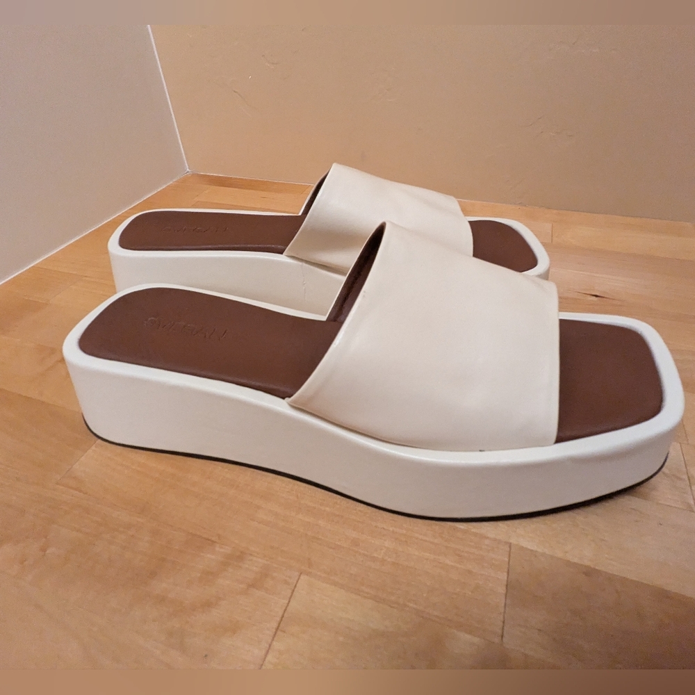 SVEGAN Alohas Size 40 Excellent Condition, Like New!Made In Spain